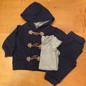 Carter’s 3 Month Navy And Gray Coordinating Set.